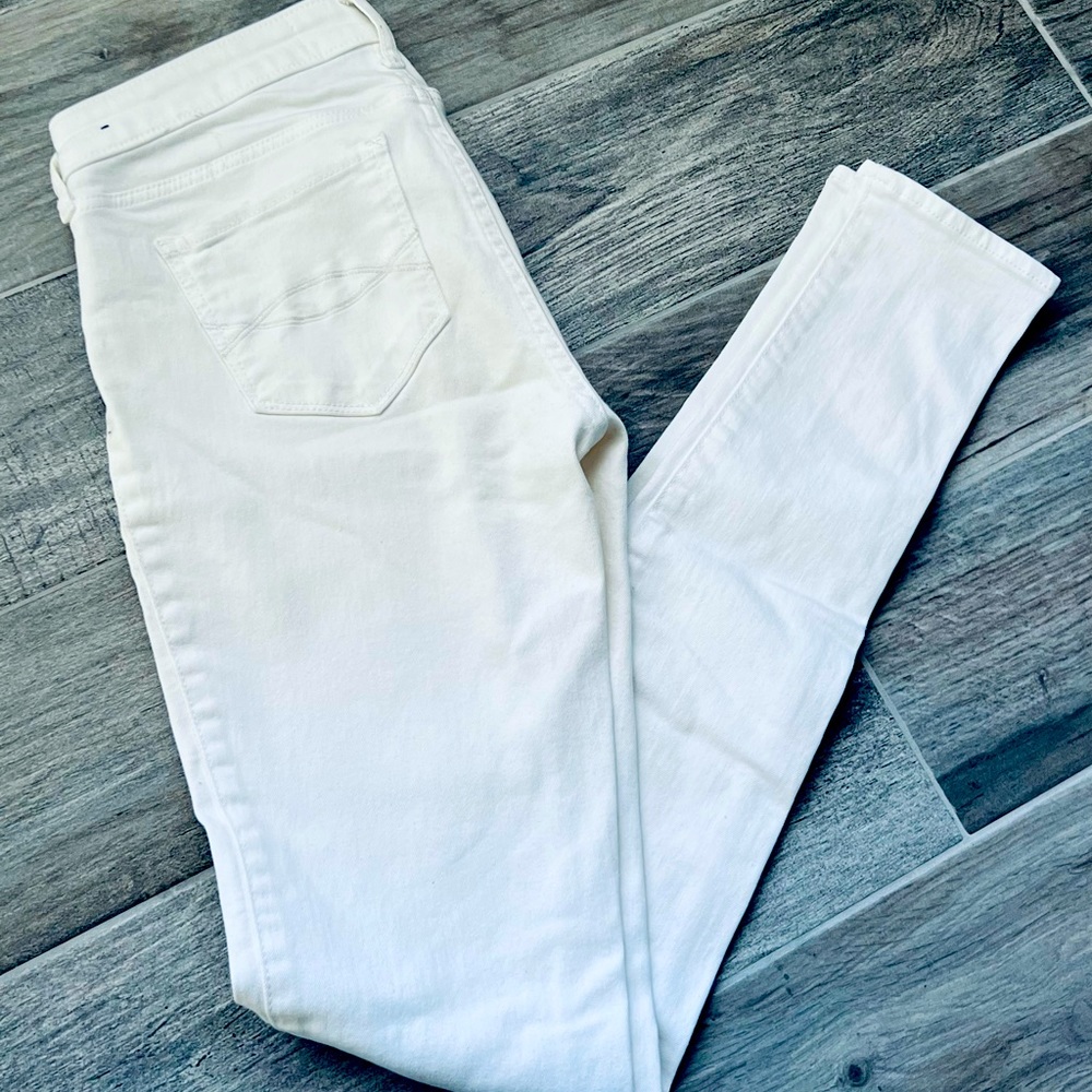 Abercrombie &Fitch Super Skinny White Jeans